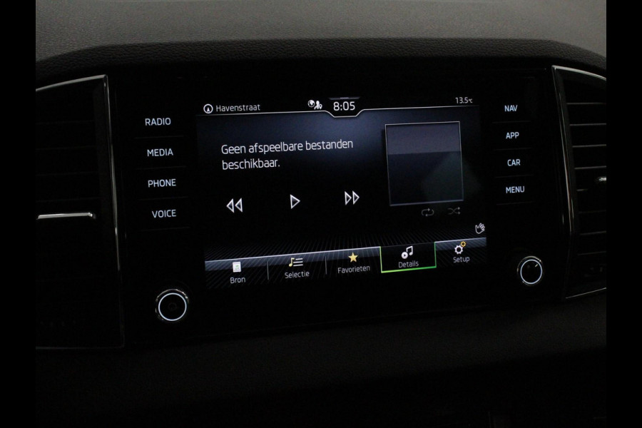 Škoda Karoq 1.5 TSI 150pk Automaat Style Climate Control Cruise Control LED Lichtmetalen velgen Navigatie Apple Carplay/ Android Auto Keyless