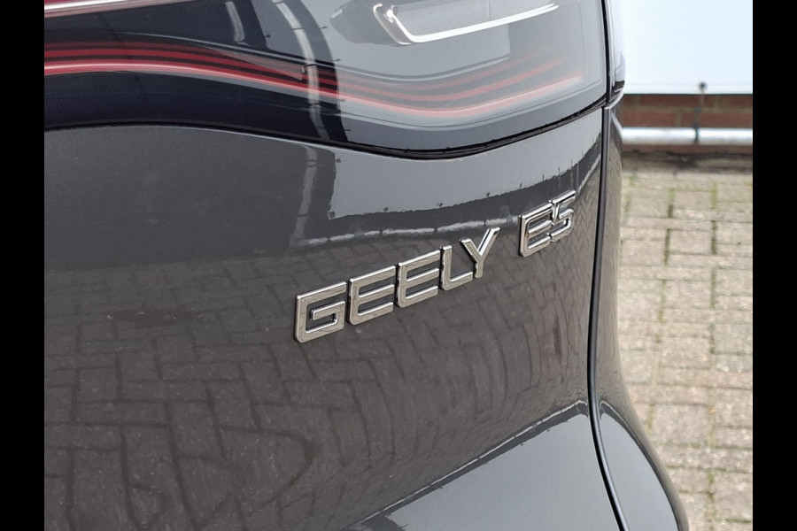 Volvo EX40 Geely E5 Pro+ 68 kWh V2L Long Range Adapt.Cruise Memory Frost grey