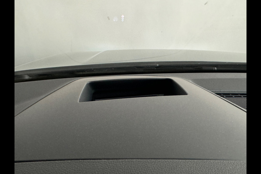 Volkswagen Golf 2.0 TSI GTI Pano|BTW|H/K|HuD|Camera|Trekhaak
