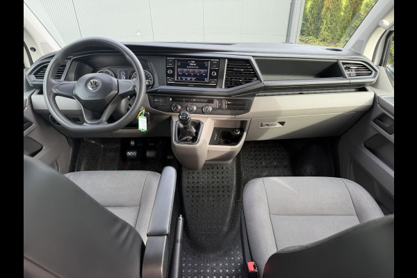 Volkswagen Transporter 2.0 TDI 111 PK / L2H1 / DUBBELE CABINE / 1e EIG. / TREKHAAK / CRUISE / CARPLAY / AIRCO / PDC