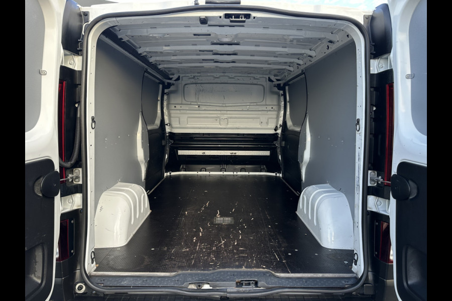 Renault Trafic 2.0 dCi 120 PK / L2H1 / 1e EIG. / DUBBELE SCHUIFDEUREN / TREKHAAK / LED KOPLAMPEN / AIRCO / CRUISE