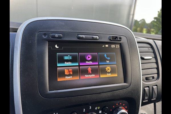 Renault Trafic 2.0 dCi 120 PK / L2H1 / 1e EIG. / DUBBELE SCHUIFDEUREN / TREKHAAK / LED KOPLAMPEN / AIRCO / CRUISE