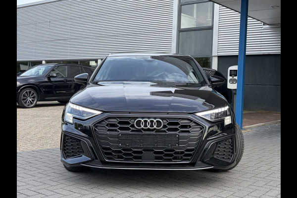 Audi A3 Sportback 45 TFSI e S edition Competition | Matrix LED-koplampen |  18 inch | Bang&Olufsen | Camera | Adaptive cruise control | Elektrisch verstelbare stoel(en) met geheugen | Head up Display | Keyless entry