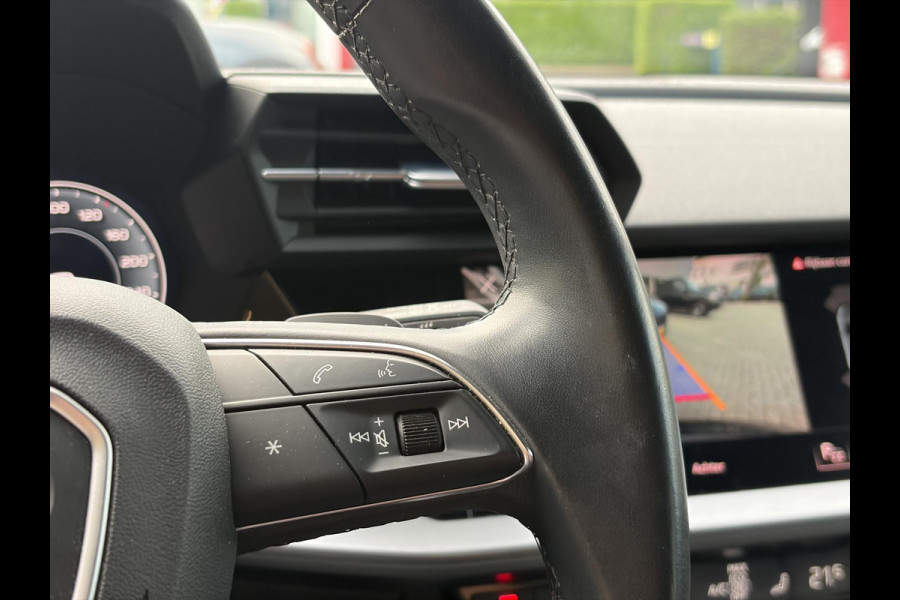 Audi A3 Sportback 45 TFSI e S edition Competition | Matrix LED-koplampen |  18 inch | Bang&Olufsen | Camera | Adaptive cruise control | Elektrisch verstelbare stoel(en) met geheugen | Head up Display | Keyless entry