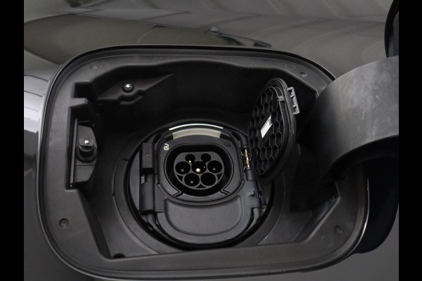 Mercedes-Benz B-klasse 200 Business | SOH 98.6% | Leder/Alcantara | Camera | AMG-Line | Park assist | Cruise control | Navigatie | Carplay | Sfeerverlichting | Climate control | Full LED |
