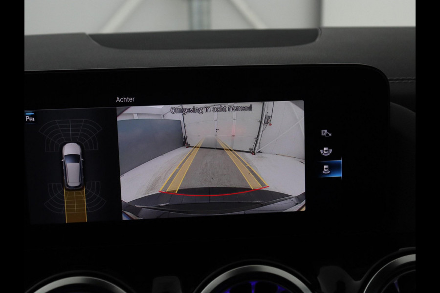 Mercedes-Benz B-klasse 200 Business | SOH 98.6% | Leder/Alcantara | Camera | AMG-Line | Park assist | Cruise control | Navigatie | Carplay | Sfeerverlichting | Climate control | Full LED |