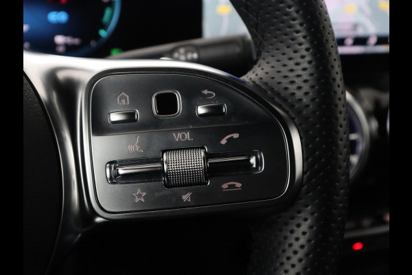 Mercedes-Benz B-klasse 200 Business | SOH 98.6% | Leder/Alcantara | Camera | AMG-Line | Park assist | Cruise control | Navigatie | Carplay | Sfeerverlichting | Climate control | Full LED |