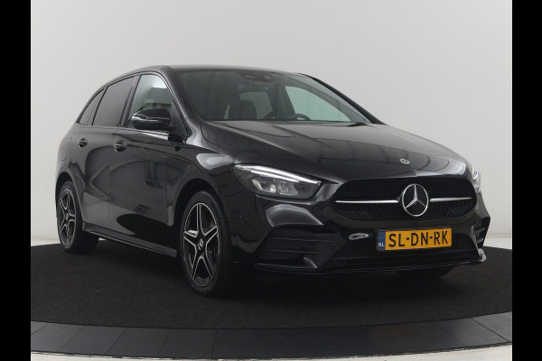 Mercedes-Benz B-klasse 200 Business | SOH 98.6% | Leder/Alcantara | Camera | AMG-Line | Park assist | Cruise control | Navigatie | Carplay | Sfeerverlichting | Climate control | Full LED |