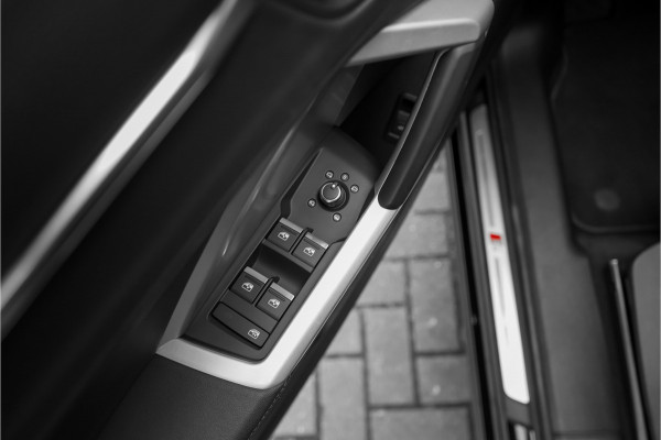 Audi Q3 Sportback 35 TFSI Pro Line S Pano CarPlay Trekhaak 20"