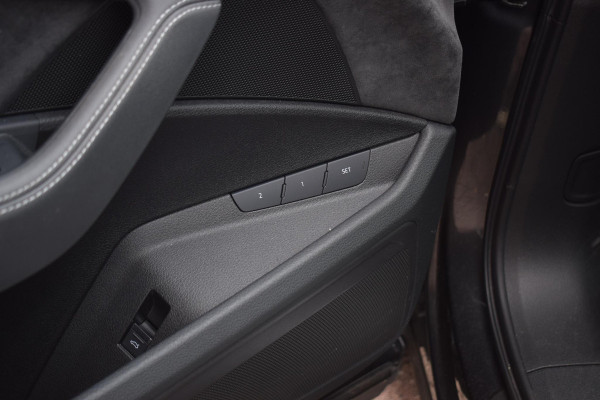 Audi e-tron 50 quattro S edition 71 kWh | Pano | Memory | Camera | Sportstoelen