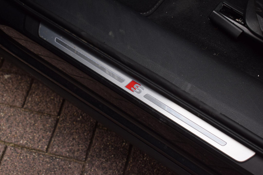 Audi e-tron 50 quattro S edition 71 kWh | Pano | Memory | Camera | Sportstoelen