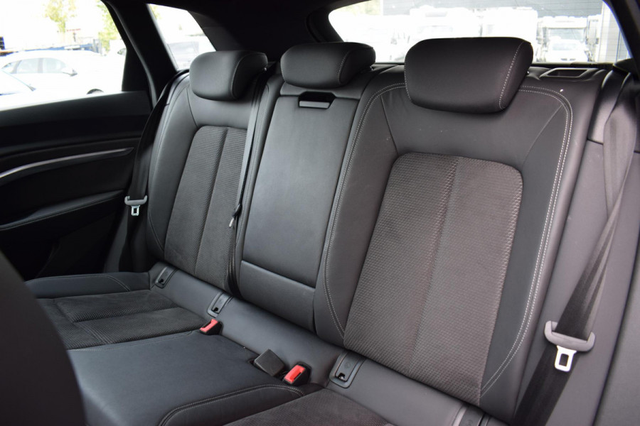 Audi e-tron 50 quattro S edition 71 kWh | Pano | Memory | Camera | Sportstoelen