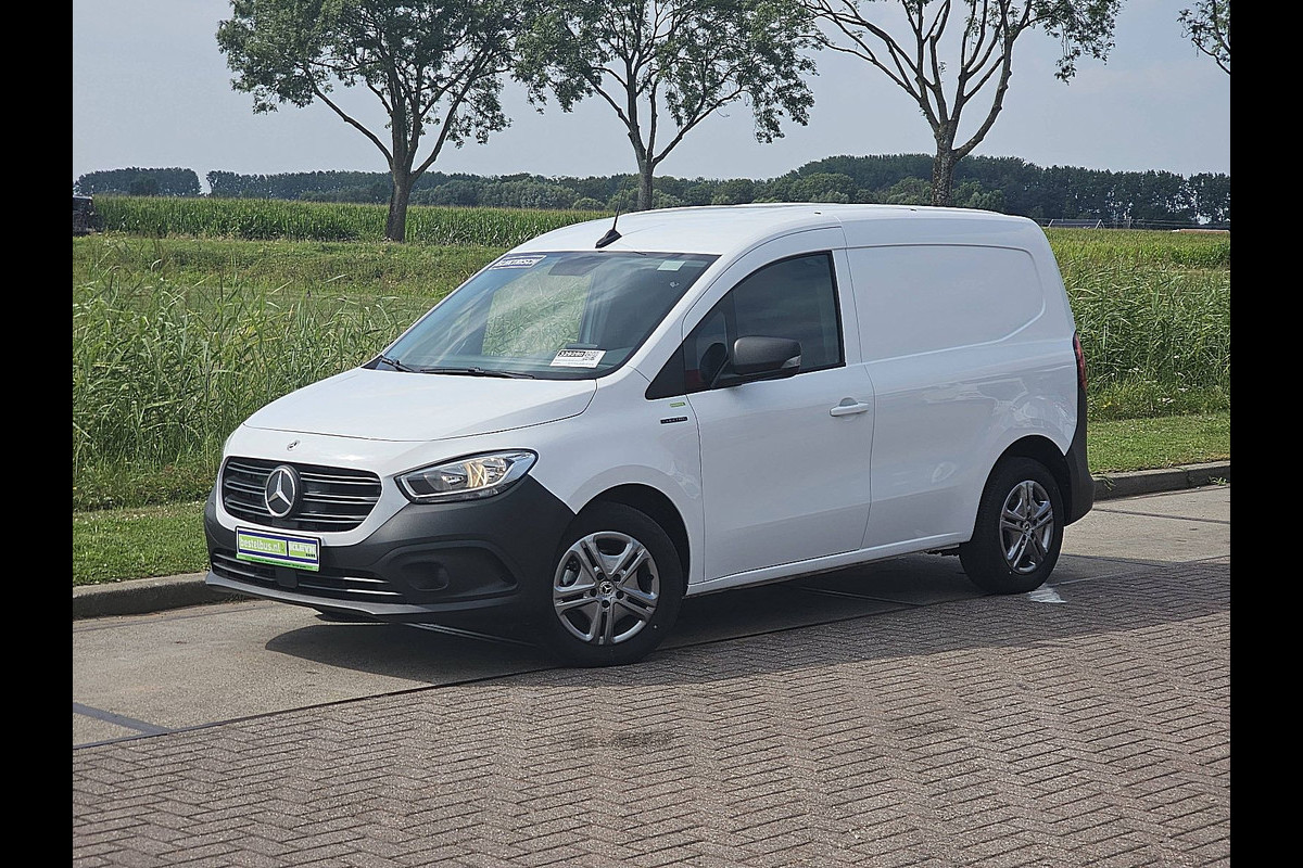 Mercedes-Benz eCitan 51kWh L1H1 Cruise control, Airco, Pdc, Carplay, Navi, Camera, Climate control, 51kWh, 290Km WLTP, Camera, 75kw-Snelladen, 3-Zits, Mbux, Trekhaak