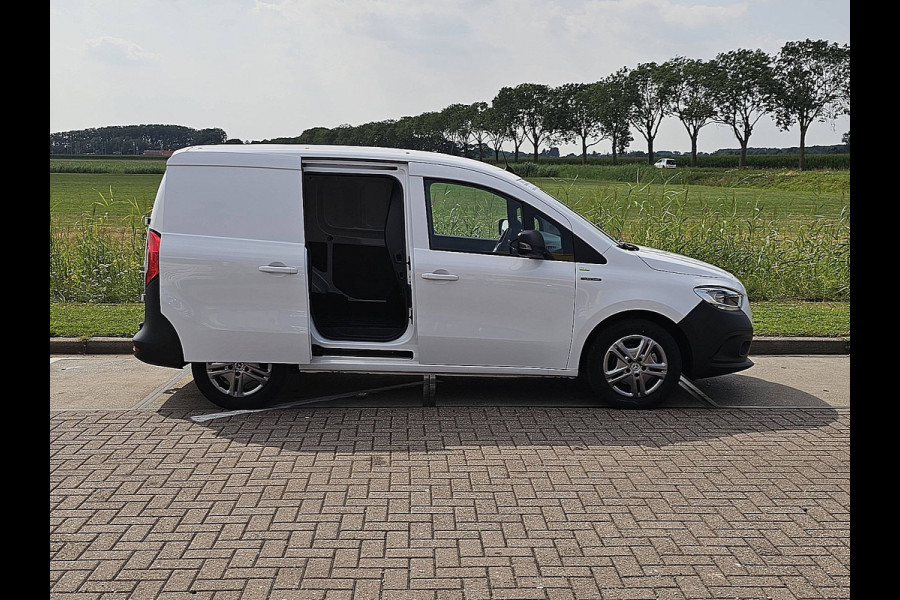 Mercedes-Benz eCitan 51kWh L1H1 Cruise control, Airco, Pdc, Carplay, Navi, Camera, Climate control, 51kWh, 290Km WLTP, Camera, 75kw-Snelladen, 3-Zits, Mbux, Trekhaak