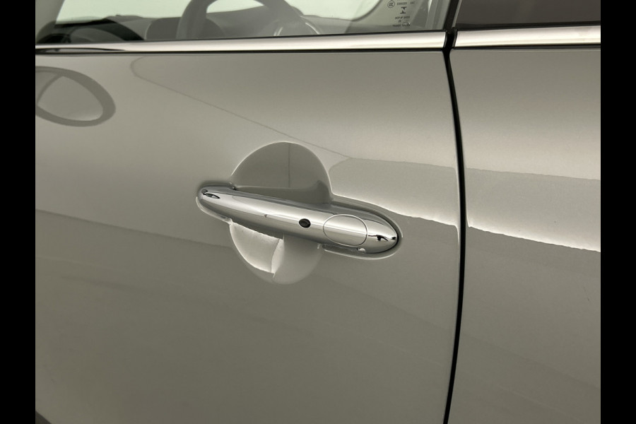 MINI 3-deurs 1.5 Classic Facelift Digital Cockpit/Carplay/Navi/Keyless entry/Park.sens
