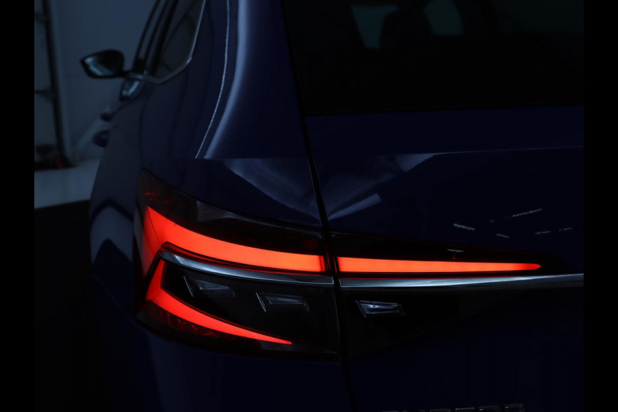 Škoda Superb Combi 1.4 TSI iV Laurin & Klement | SOH 95.8% | Trekhaak | Leder | Virtual Dashboard | Stoelverwarming | Memory | Virtual Dashboard | Park assist | Cruise control | Navigatie | Carplay |