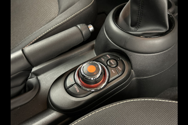 MINI 3-deurs 1.5 Classic Facelift Digital Cockpit/Carplay/Navi/Keyless entry/Park.sens