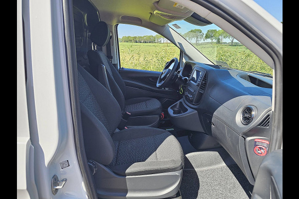 Mercedes-Benz eVito eVito 112 L3 60 kWh Cruise control, Airco, Pdc, Carplay, Camera, Climate control, Stoelverwarming, 280KM WLTP, 80kw-snelladen