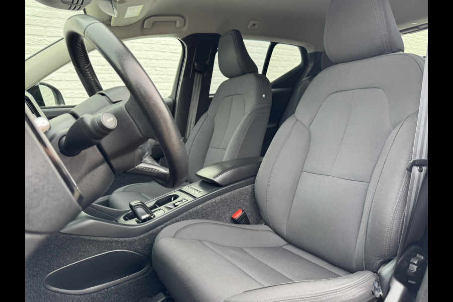 Volvo XC40 1.5 T2 Momentum Core Achteruitrijcamera Carplay Adaptive Cruise Climate Control Stoel en Stuurverwarming