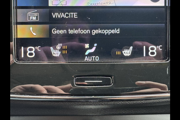 Volvo XC40 1.5 T2 Momentum Core Achteruitrijcamera Carplay Adaptive Cruise Climate Control Stoel en Stuurverwarming