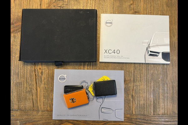 Volvo XC40 1.5 T2 Momentum Core Achteruitrijcamera Carplay Adaptive Cruise Climate Control Stoel en Stuurverwarming