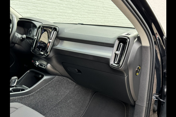 Volvo XC40 1.5 T2 Momentum Core Achteruitrijcamera Carplay Adaptive Cruise Climate Control Stoel en Stuurverwarming