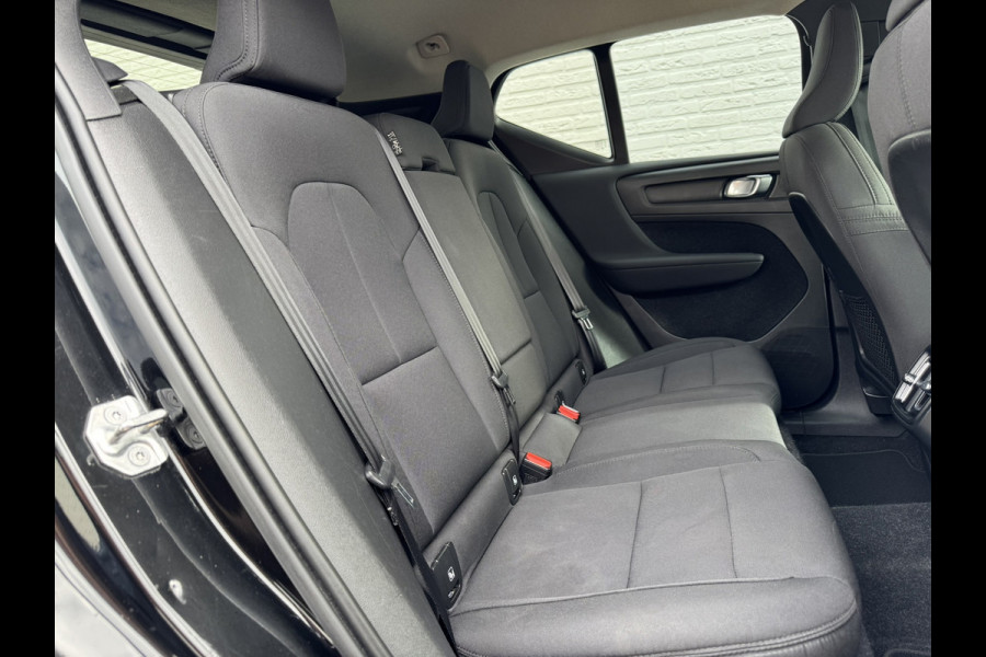 Volvo XC40 1.5 T2 Momentum Core Achteruitrijcamera Carplay Adaptive Cruise Climate Control Stoel en Stuurverwarming