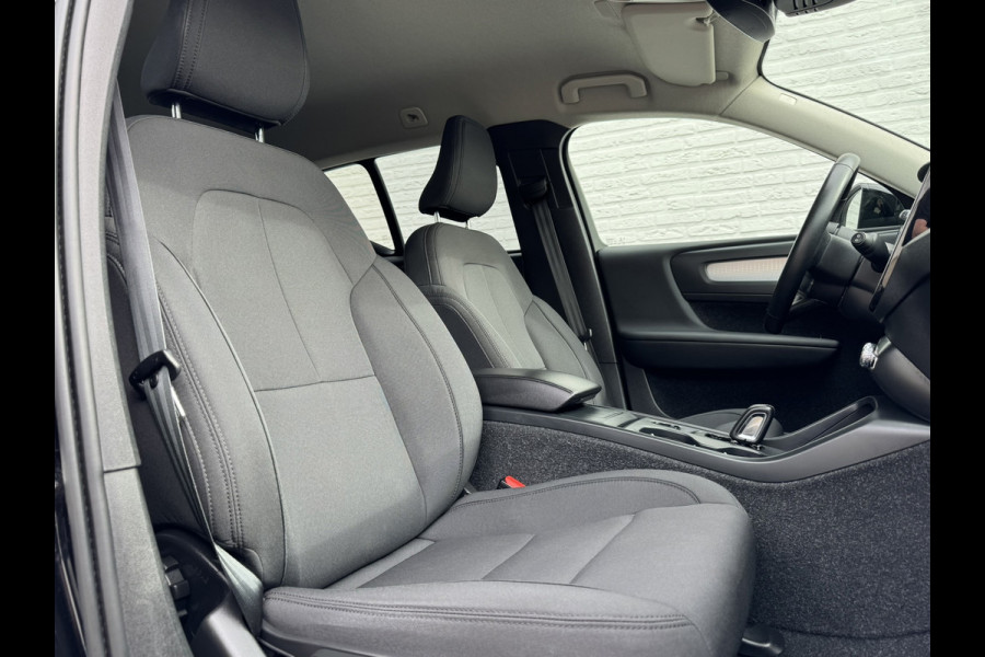Volvo XC40 1.5 T2 Momentum Core Achteruitrijcamera Carplay Adaptive Cruise Climate Control Stoel en Stuurverwarming