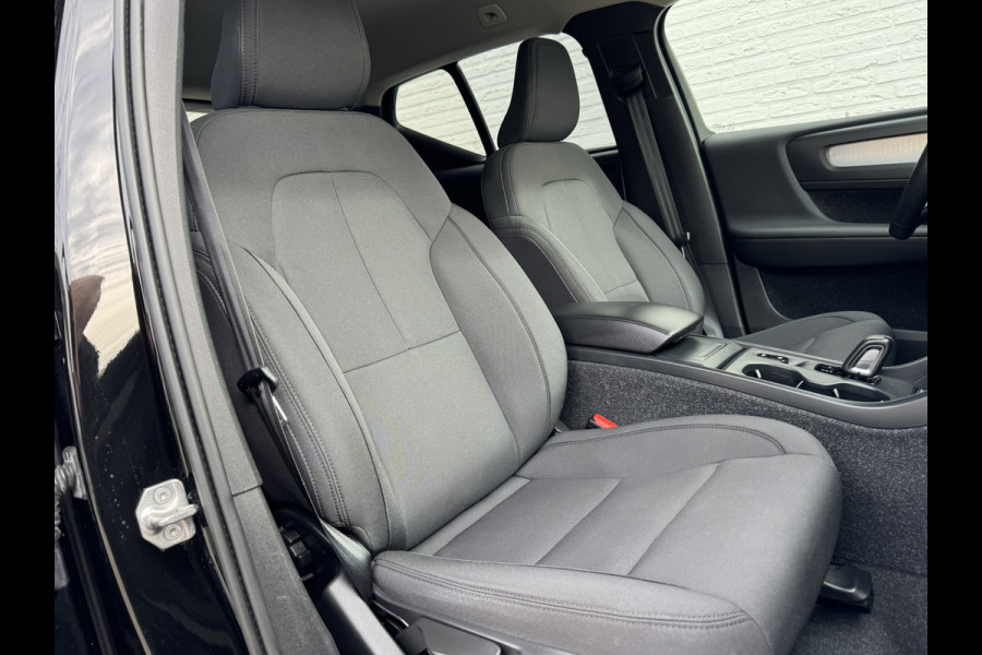 Volvo XC40 1.5 T2 Momentum Core Achteruitrijcamera Carplay Adaptive Cruise Climate Control Stoel en Stuurverwarming