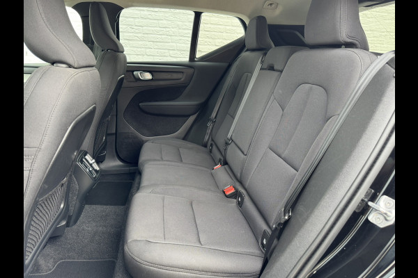 Volvo XC40 1.5 T2 Momentum Core Achteruitrijcamera Carplay Adaptive Cruise Climate Control Stoel en Stuurverwarming