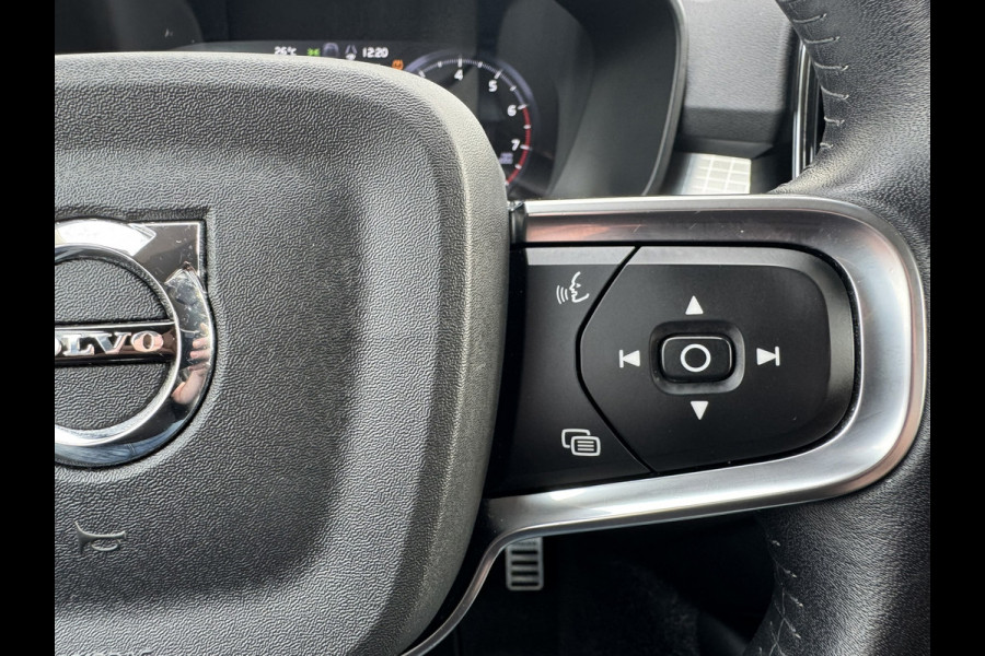Volvo XC40 1.5 T2 Momentum Core Achteruitrijcamera Carplay Adaptive Cruise Climate Control Stoel en Stuurverwarming