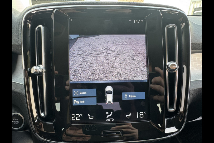 Volvo XC40 1.5 T2 Momentum Core Achteruitrijcamera Carplay Adaptive Cruise Climate Control Stoel en Stuurverwarming