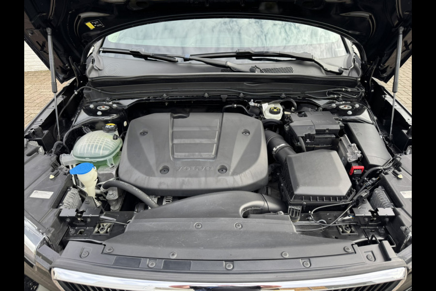 Volvo XC40 1.5 T2 Momentum Core Achteruitrijcamera Carplay Adaptive Cruise Climate Control Stoel en Stuurverwarming