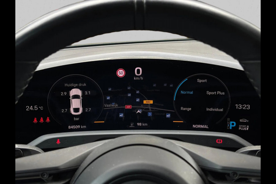 Porsche Taycan Turbo 93 kWh (Goed OndH, Panorama, Passagier Display, Bose, LuchtVering, SportChrono, Ledere Dash, 360 Camera, Etc)