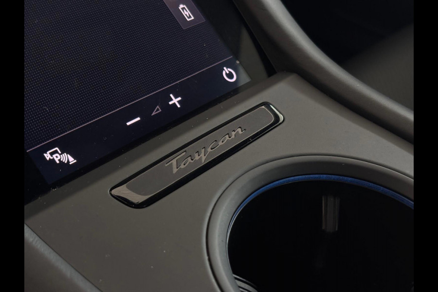 Porsche Taycan Turbo 93 kWh (Goed OndH, Panorama, Passagier Display, Bose, LuchtVering, SportChrono, Ledere Dash, 360 Camera, Etc)