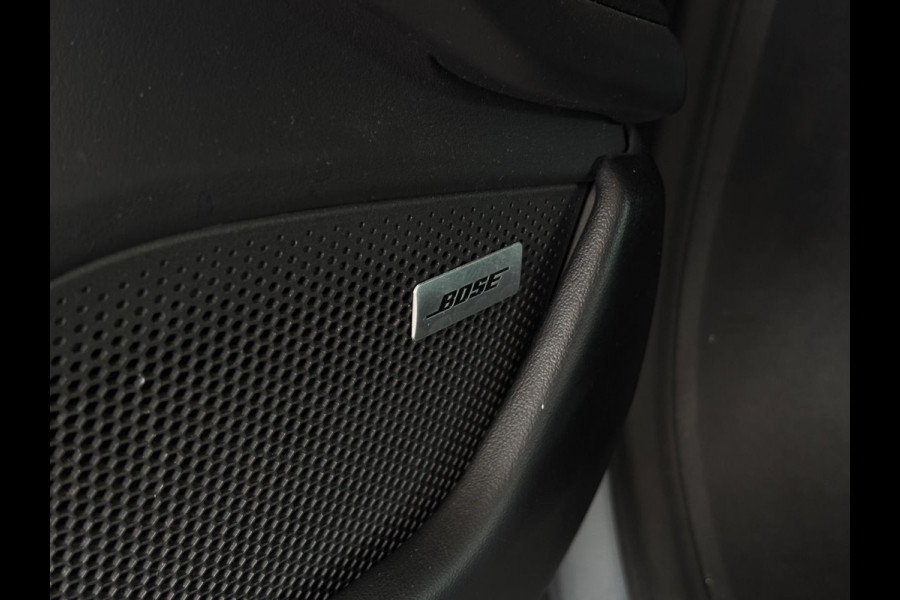 Porsche Taycan Turbo 93 kWh (Goed OndH, Panorama, Passagier Display, Bose, LuchtVering, SportChrono, Ledere Dash, 360 Camera, Etc)