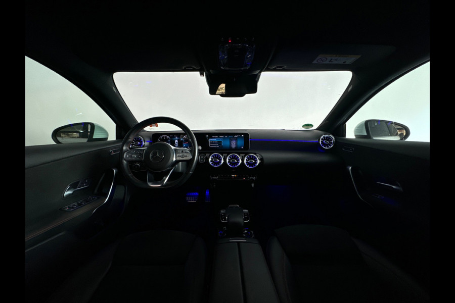 Mercedes-Benz A-Klasse 200 AMG Keyless|Dodehoek|Blindspot|ACC|360 Camera