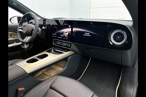 Mercedes-Benz CLA-Klasse 250+ Business Solution AMG 85.5 kWh | Edition 1 pakket | Premium Pakket | Winterpakket | Trekhaak | Vast panoramadak | Burmester Surround Sound | Sportstoelen | GUARD 360° | 19 inch vijf-dubbelspaaks lichtmetalen AMG-velgen |