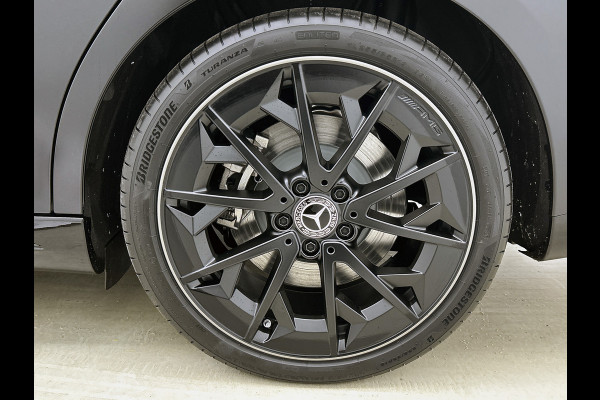 Mercedes-Benz CLA-Klasse 250+ Business Solution AMG 85.5 kWh | Edition 1 pakket | Premium Pakket | Winterpakket | Trekhaak | Vast panoramadak | Burmester Surround Sound | Sportstoelen | GUARD 360° | 19 inch vijf-dubbelspaaks lichtmetalen AMG-velgen |