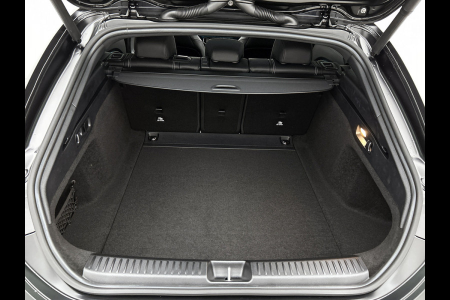 Mercedes-Benz CLA-Klasse 250+ Business Solution AMG 85.5 kWh | Edition 1 pakket | Premium Pakket | Winterpakket | Trekhaak | Vast panoramadak | Burmester Surround Sound | Sportstoelen | GUARD 360° | 19 inch vijf-dubbelspaaks lichtmetalen AMG-velgen |