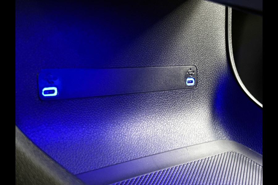 Mercedes-Benz CLA-Klasse 250+ Business Solution AMG 85.5 kWh | Edition 1 pakket | Premium Pakket | Winterpakket | Trekhaak | Vast panoramadak | Burmester Surround Sound | Sportstoelen | GUARD 360° | 19 inch vijf-dubbelspaaks lichtmetalen AMG-velgen |