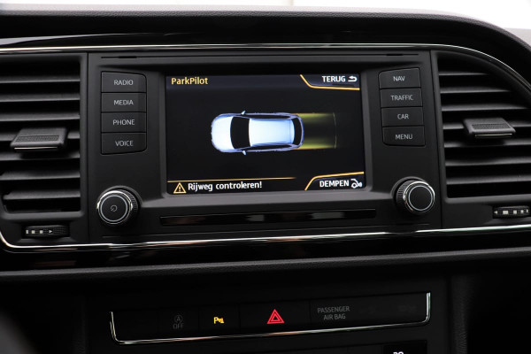 Seat Leon ST 1.6 TDI Sport | Panorama | LED | Leder/Alcantara | Navigatie | Trekhaak | 1e eigenaar