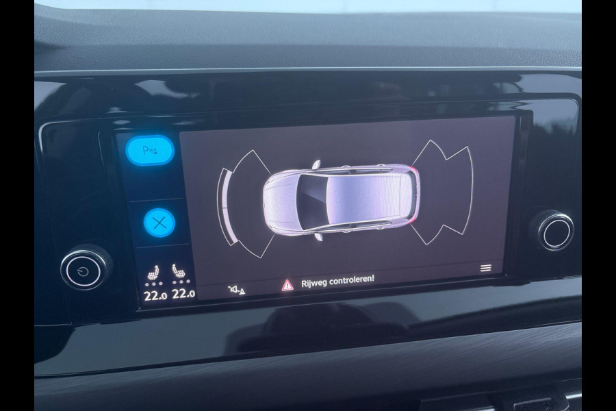 Volkswagen Golf 1.5 eTSI Style 130 pk Automaat (DSG) | Navigatie via App | Parkeersensoren | Achteruitrijcamera | Adaptieve Cruise Control | Stoelverwarming | Autom. airco (3 zones) |