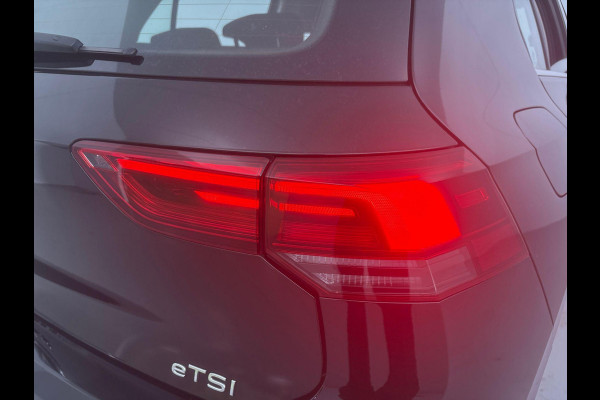 Volkswagen Golf 1.5 eTSI Style 130 pk Automaat (DSG) | Navigatie via App | Parkeersensoren | Achteruitrijcamera | Adaptieve Cruise Control | Stoelverwarming | Autom. airco (3 zones) |