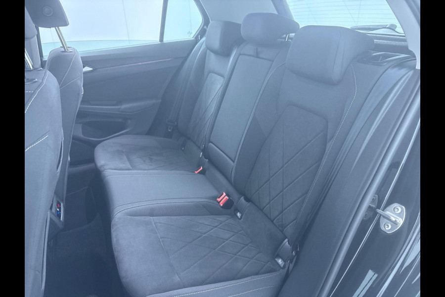 Volkswagen Golf 1.5 eTSI Style 130 pk Automaat (DSG) | Navigatie via App | Parkeersensoren | Achteruitrijcamera | Adaptieve Cruise Control | Stoelverwarming | Autom. airco (3 zones) |