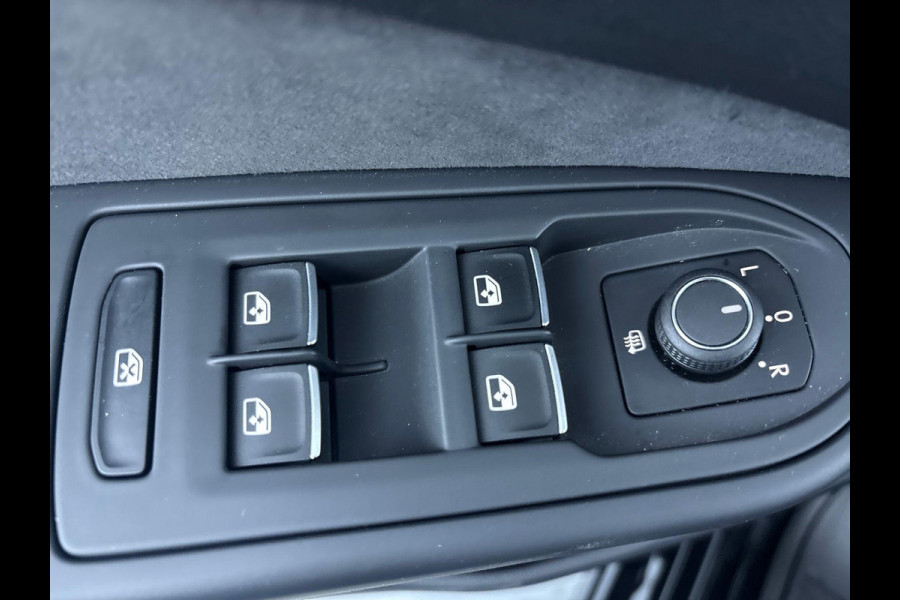 Volkswagen Golf 1.5 eTSI Style 130 pk Automaat (DSG) | Navigatie via App | Parkeersensoren | Achteruitrijcamera | Adaptieve Cruise Control | Stoelverwarming | Autom. airco (3 zones) |