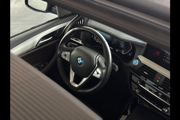 BMW iX3 High Executive 80 kWh M-pakket (NL-auto, Dealer OnderH, Panoramadak, Navi Pro, 360 Camera, Leder, Auto Pilot, StoelV, Etc)