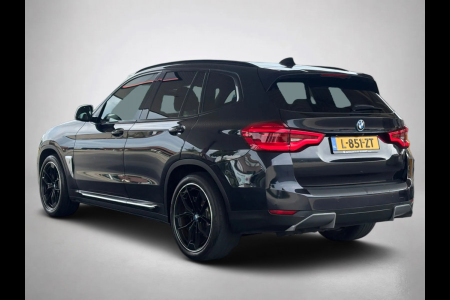 BMW iX3 High Executive 80 kWh M-pakket (NL-auto, Dealer OnderH, Panoramadak, Navi Pro, 360 Camera, Leder, Auto Pilot, StoelV, Etc)