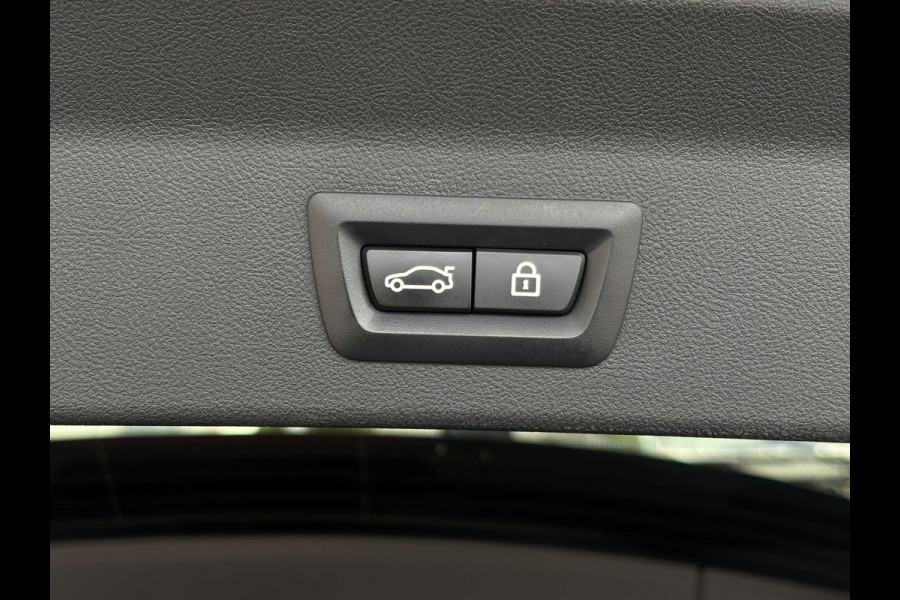 BMW iX3 High Executive 80 kWh M-pakket (NL-auto, Dealer OnderH, Panoramadak, Navi Pro, 360 Camera, Leder, Auto Pilot, StoelV, Etc)