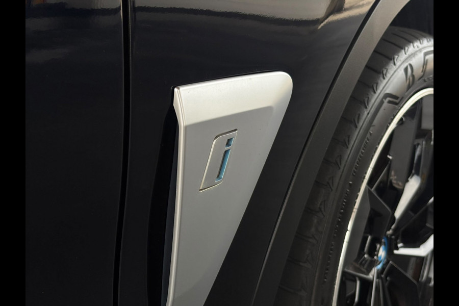BMW iX3 High Executive 80 kWh M-pakket (NL-auto, Dealer OnderH, Panoramadak, Navi Pro, 360 Camera, Leder, Auto Pilot, StoelV, Etc)